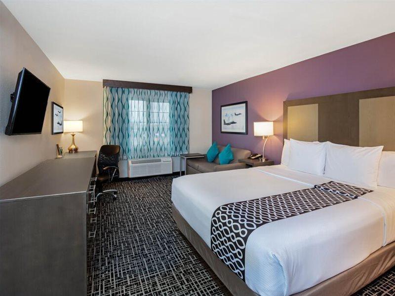 La Quinta Inn & Suites By Wyndham Las Vegas Nellis Extérieur photo