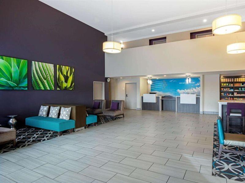 La Quinta Inn & Suites By Wyndham Las Vegas Nellis Extérieur photo