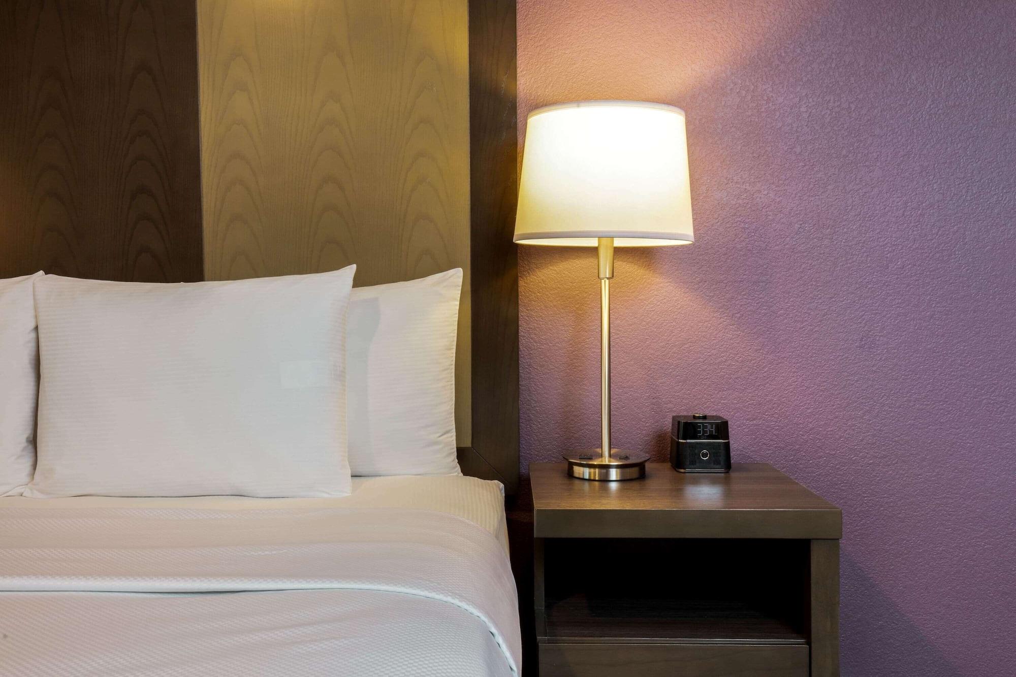 La Quinta Inn & Suites By Wyndham Las Vegas Nellis Extérieur photo