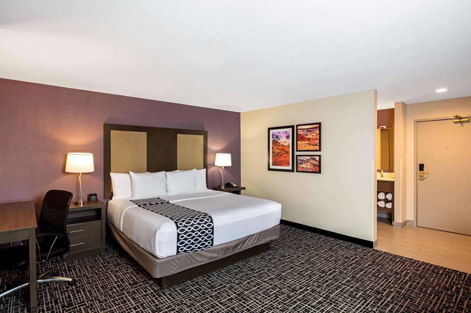 La Quinta Inn & Suites By Wyndham Las Vegas Nellis Extérieur photo