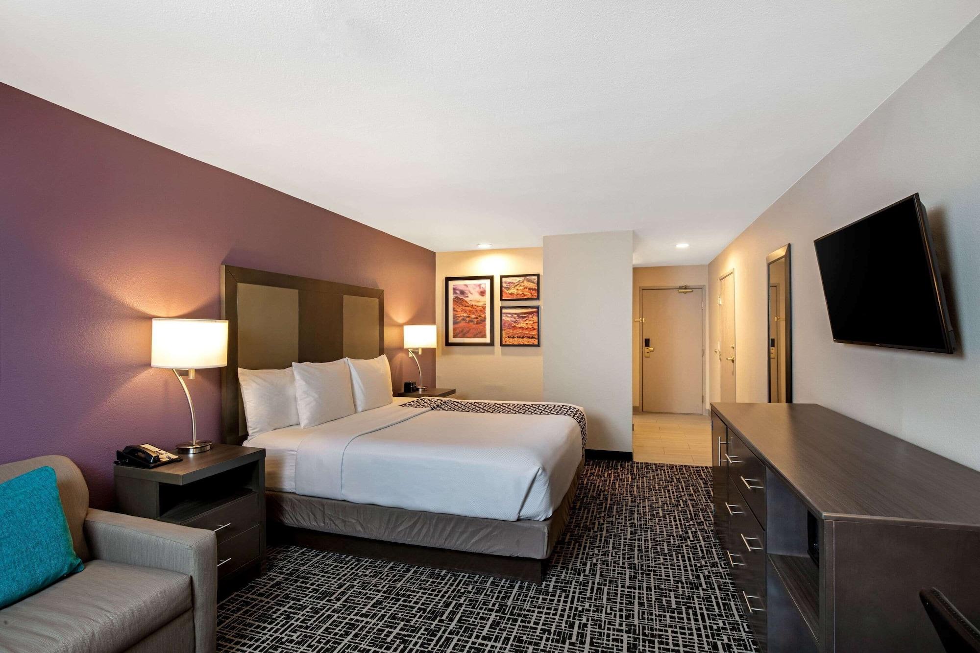 La Quinta Inn & Suites By Wyndham Las Vegas Nellis Extérieur photo