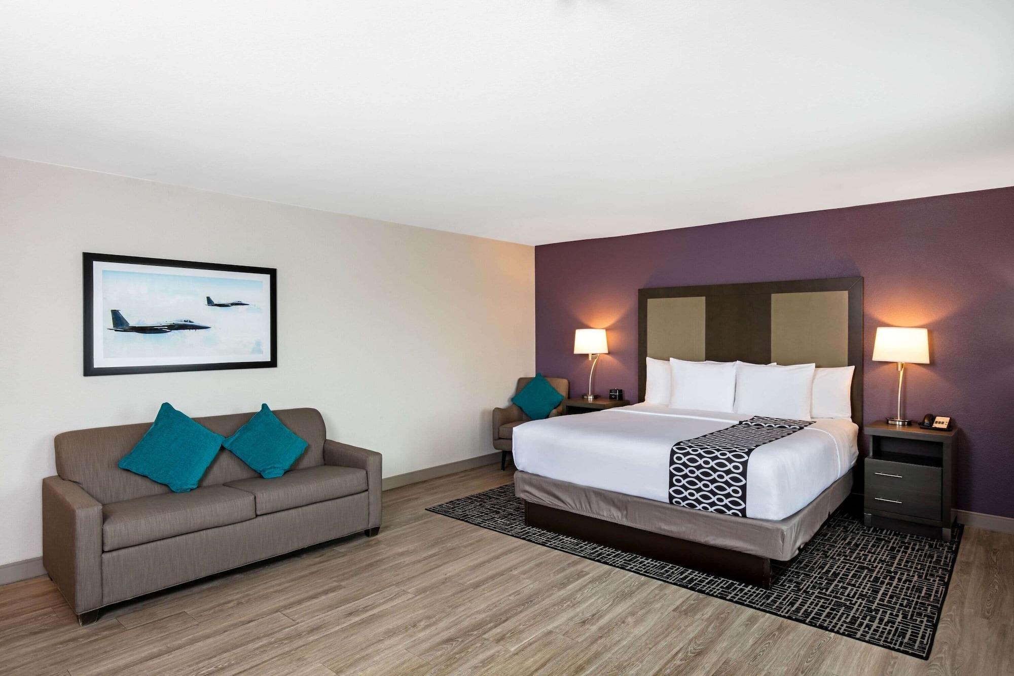 La Quinta Inn & Suites By Wyndham Las Vegas Nellis Extérieur photo