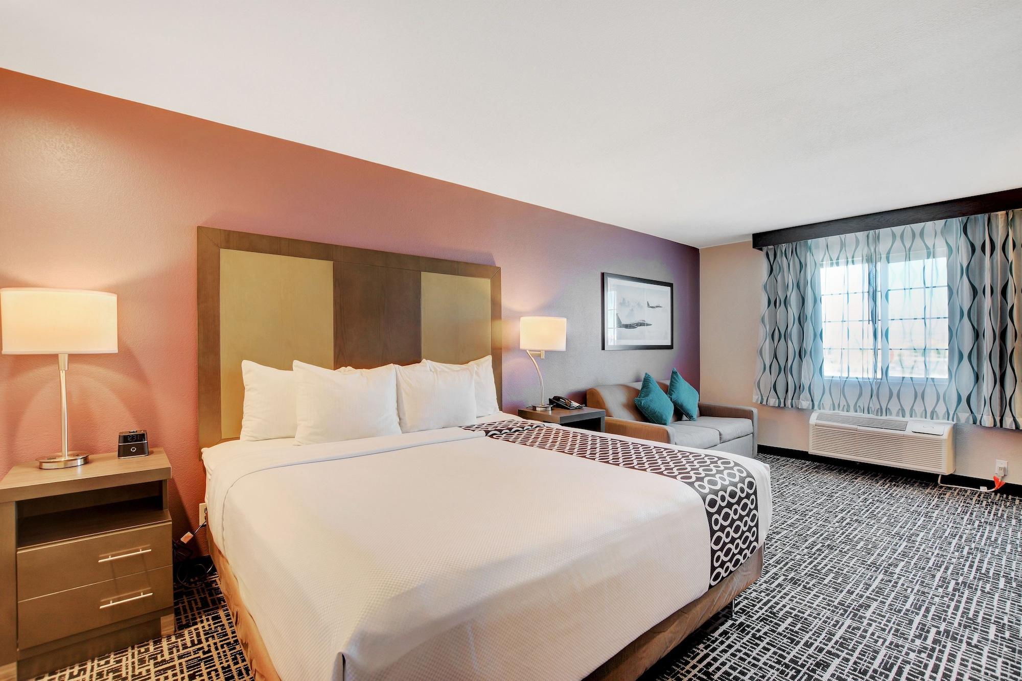 La Quinta Inn & Suites By Wyndham Las Vegas Nellis Extérieur photo