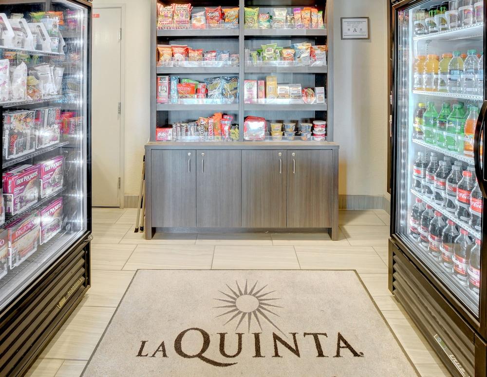 La Quinta Inn & Suites By Wyndham Las Vegas Nellis Extérieur photo