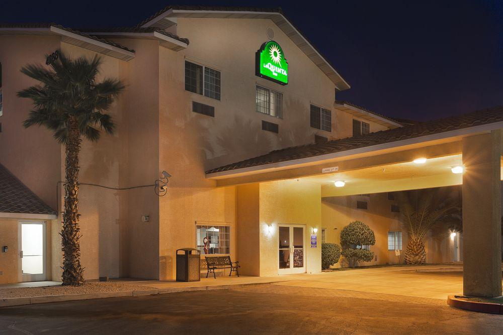 La Quinta Inn & Suites By Wyndham Las Vegas Nellis Extérieur photo