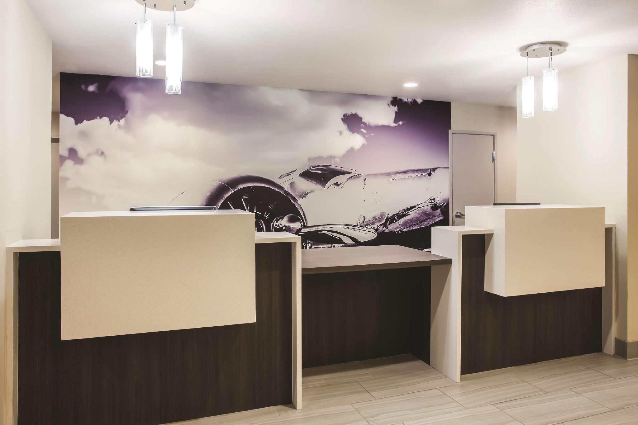 La Quinta Inn & Suites By Wyndham Las Vegas Nellis Extérieur photo