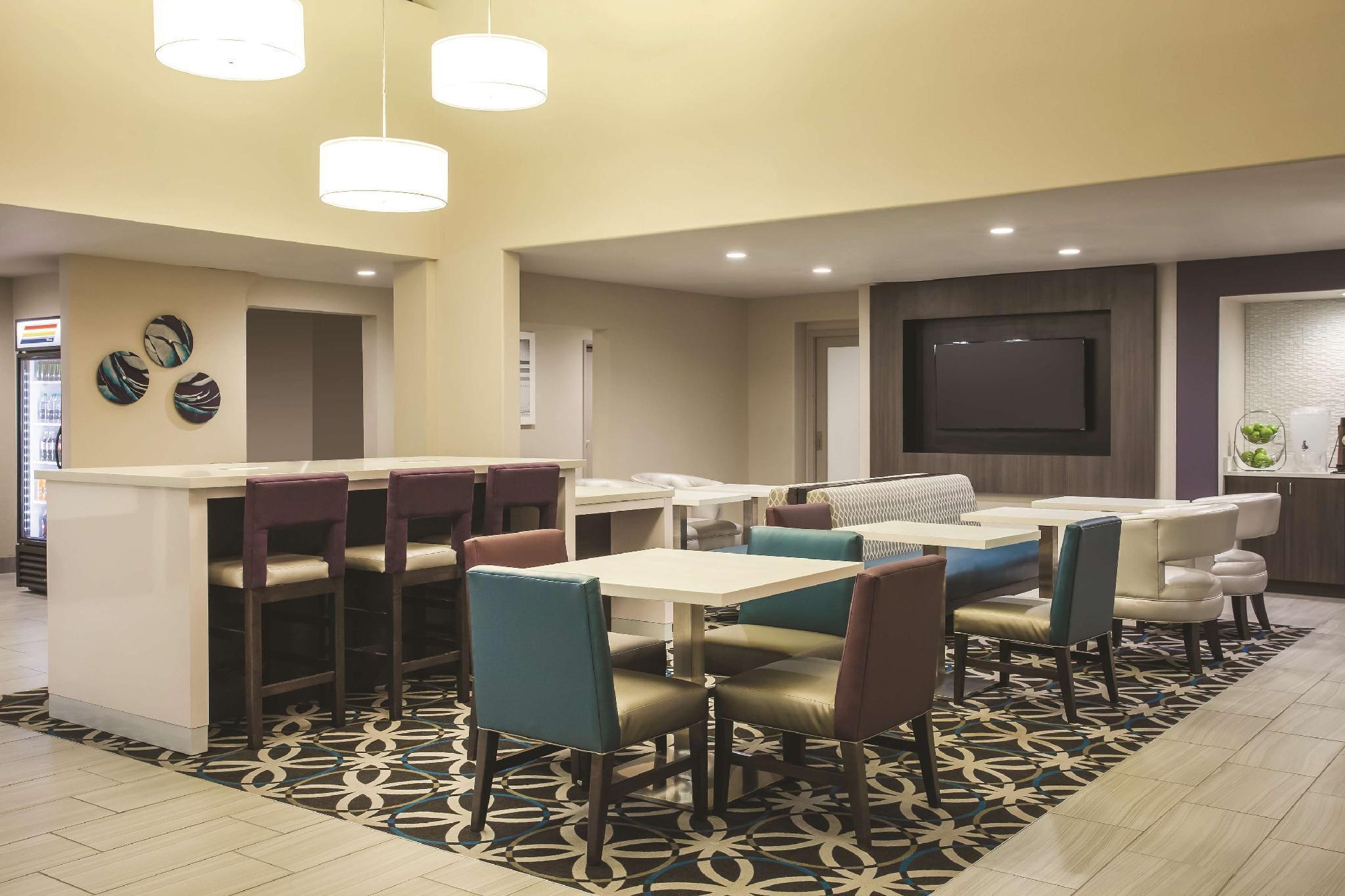 La Quinta Inn & Suites By Wyndham Las Vegas Nellis Extérieur photo