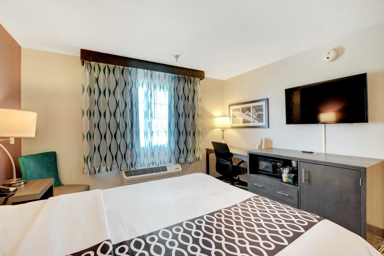 La Quinta Inn & Suites By Wyndham Las Vegas Nellis Extérieur photo